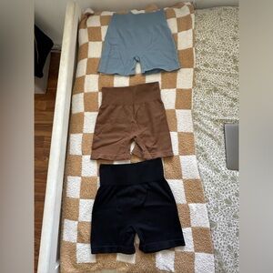 Athletic shorts/spandex